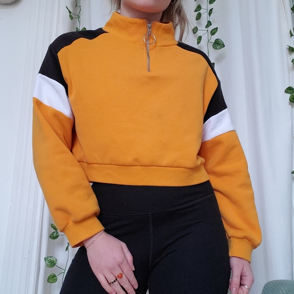 SOLD- H&M DIVIDED CROP YELLOW SWEATER SIZE S - Picture 2 of 8